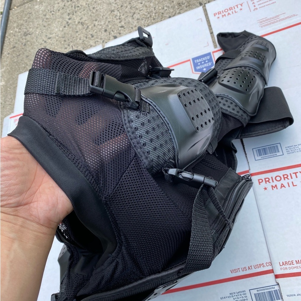 Motorcycle Rider Armor Jacket - Picture 13 of 13